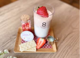 いちごクリームラテ